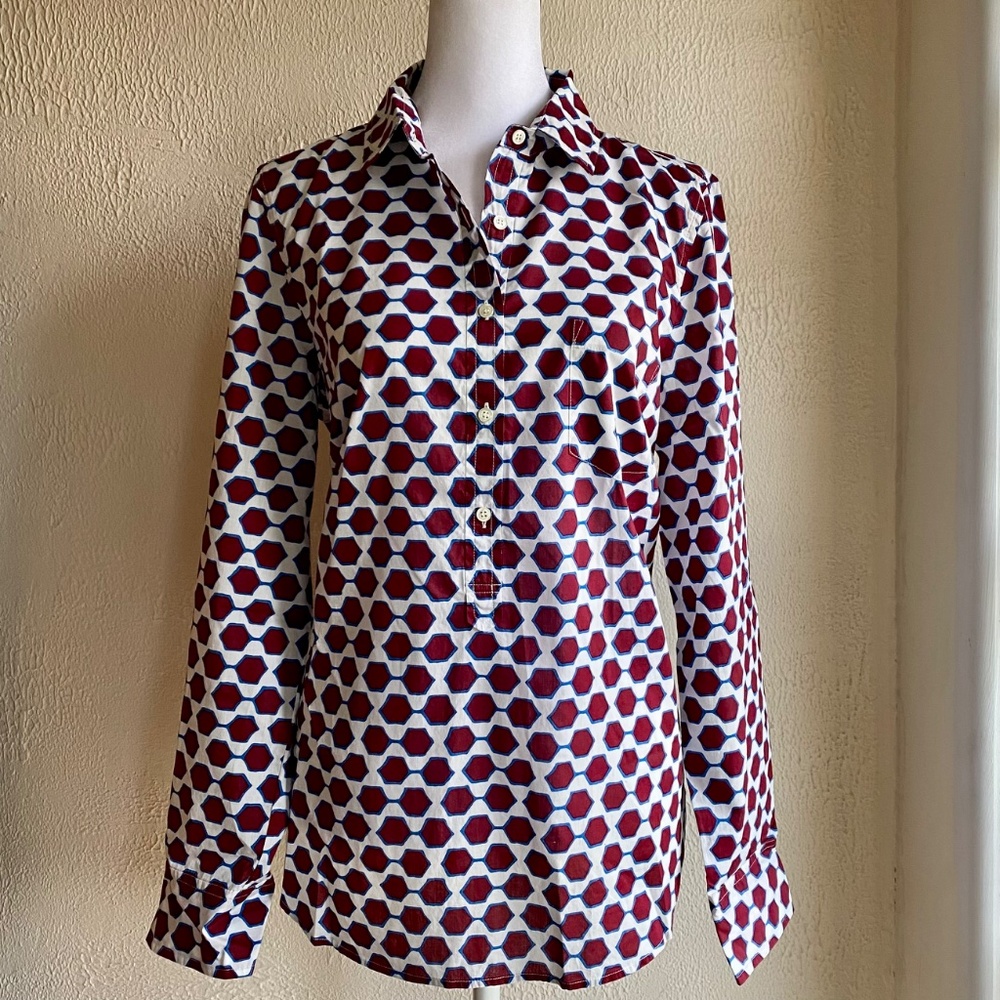 J. Crew cotton popover shirt in burgundy & blue hex pattern on white Size 6 - Picture 2 of 13